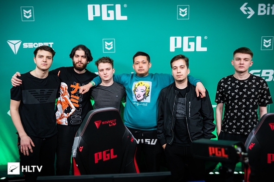 RNG队伍弃权引发LPL规则讨论